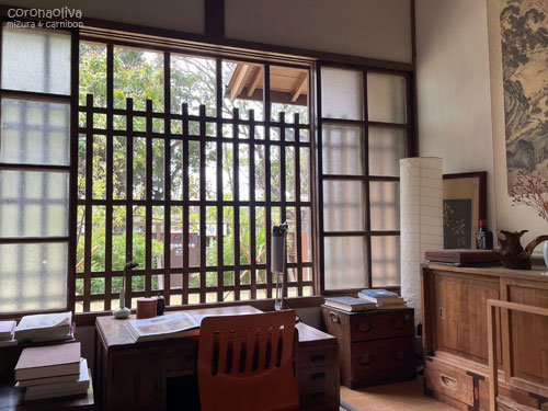 こちらは阿部邸。室内が爽やかであります