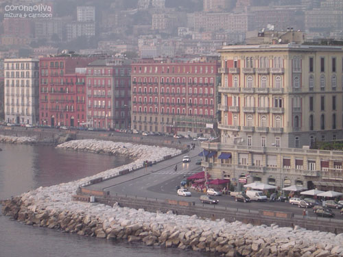 卵城から望むサンタ・ルチアとそびえ建つ高級ホテルたち