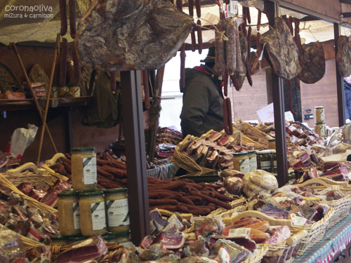 肉をモノ欲しそうに眺めるという公務も消化