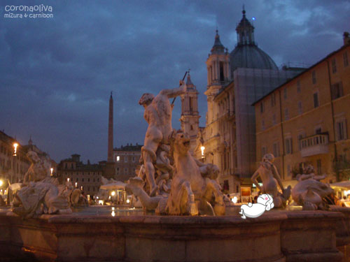 「歩き飲みのビッラと豪勢な噴水でいい気分ですぅ~」「またミヅーラさま、あんなところでおくつろぎに・・・」
