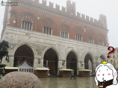 チーズ転がし会場と勘違いしてた広場