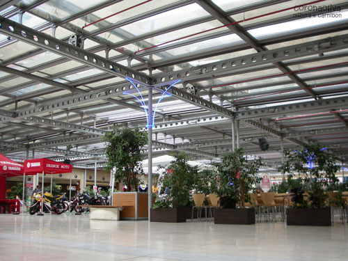 ショボくそしてショボい内部。今は栄えているのか