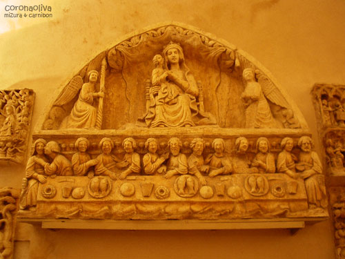 城の壁かどうか忘れたが宴が楽しそう