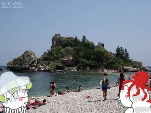 「あれが有名なイソラ・ベッラですねぇ、ミヅーラさまぁ」「カーニボン、頭に何か乗っかっていますよぅ」