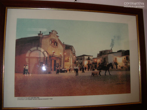 「カンヌ受賞映画ニューシネマパラダイス」と誇らしげ