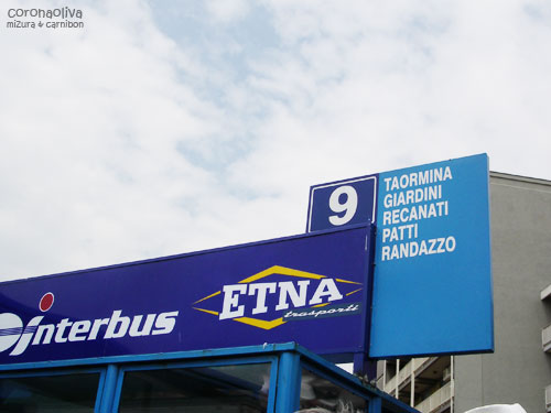 タオルミーナ行きのバス停がありましたぁ
