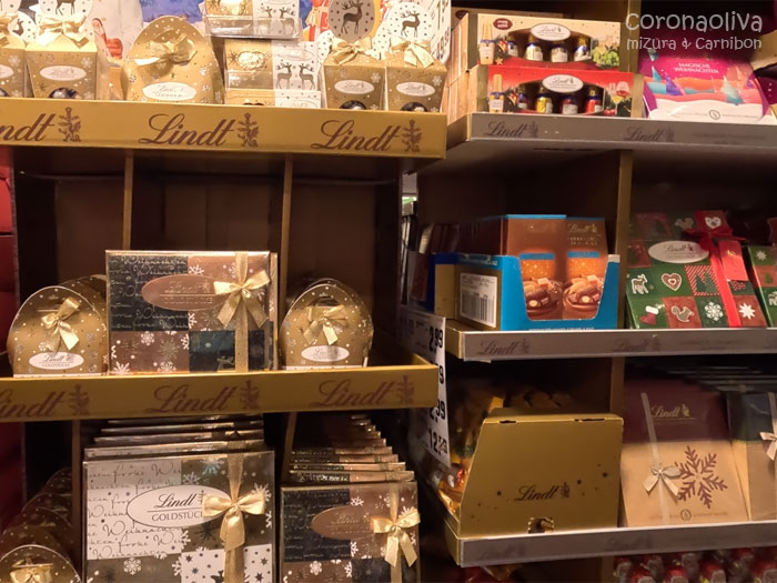 ナターレご贈答用チョコがそこかしこに