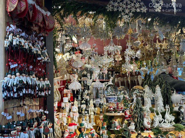 やはりオーナメント屋台が多いですなぁ