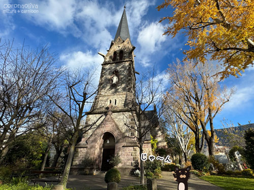 19世紀建設の教会も地味に見どころぽい