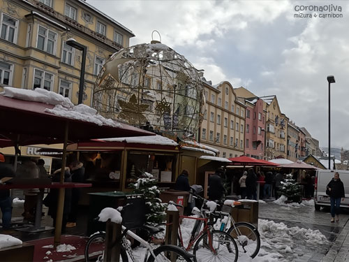 拍子抜けするほどこぢんまりしとりやす