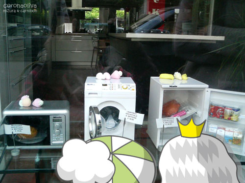 電気屋さんでミニチュア家電発見!イイお値段なので冷やす、回す、温めるはできる?
